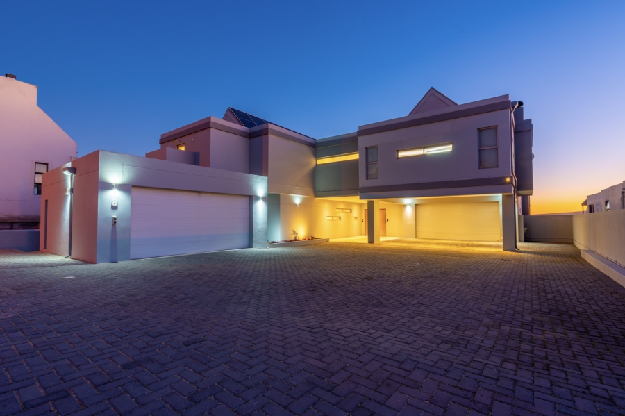 6 Bedroom Property for Sale in Myburgh Park Western Cape